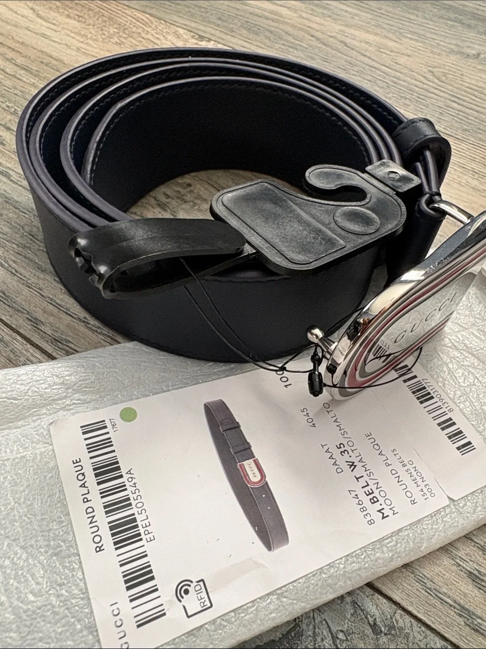 Gucci Leather Men's Belt with Silver Buckle